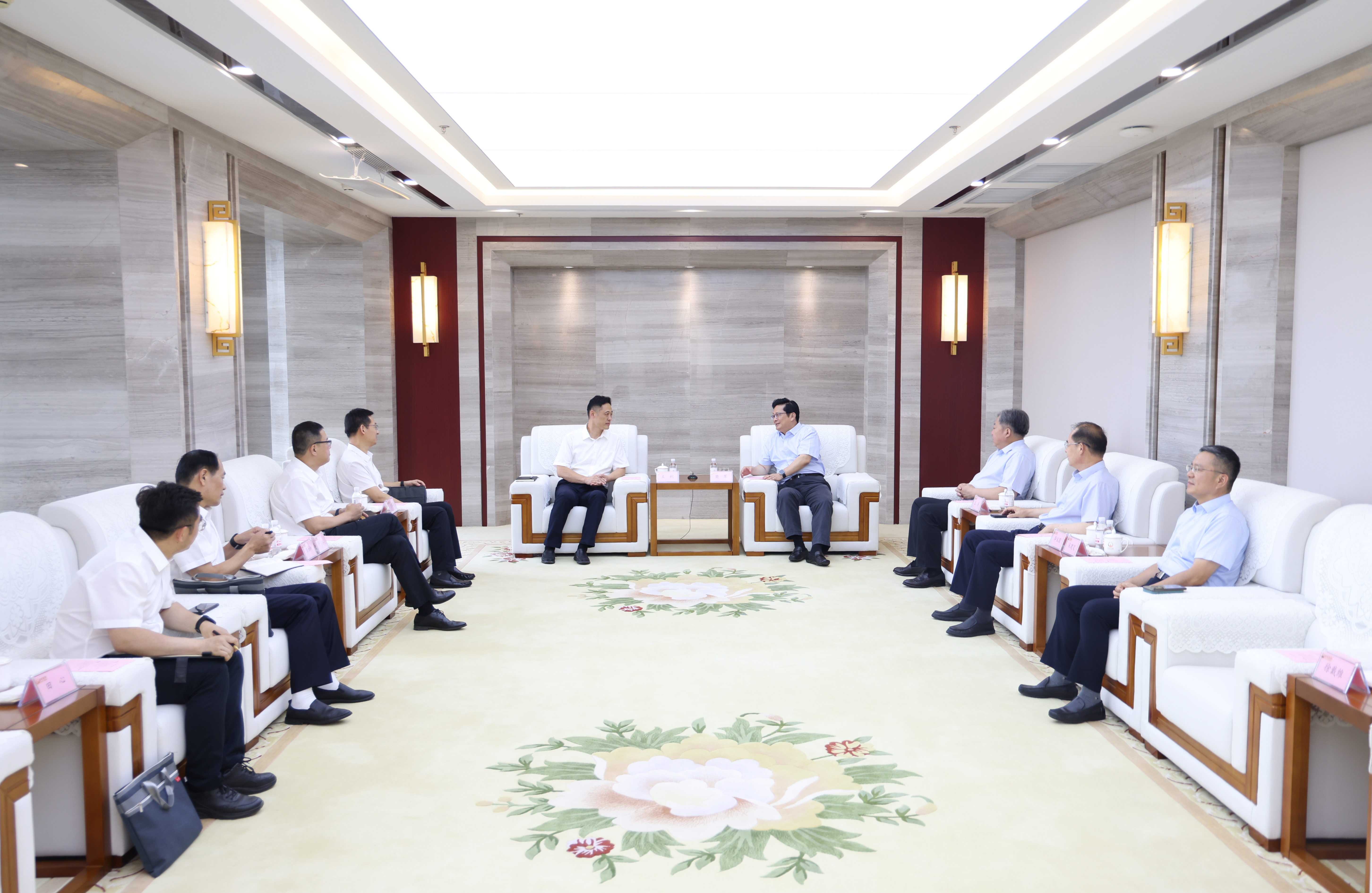 山東環保集團與華魯集團開展座談交流