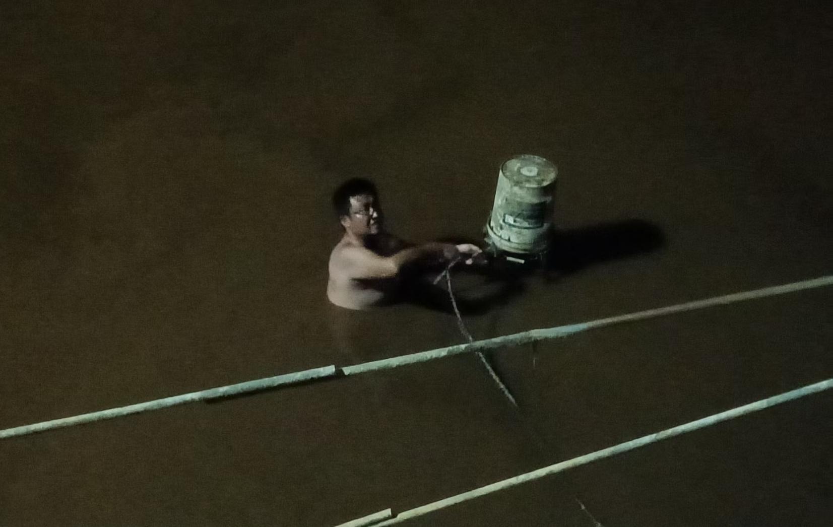 孟凡昌搶救泥漿泵電機.jpg